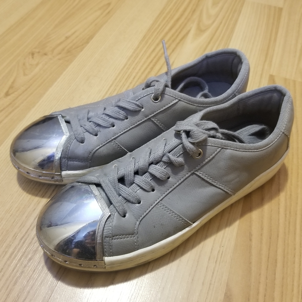 Shoes - Picture 2 of 3